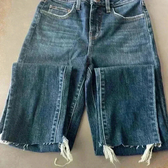 L'AGENCE- NWOT Straight High Rise Raw Hem Jeans Sz 25 - Picture 7 of 9